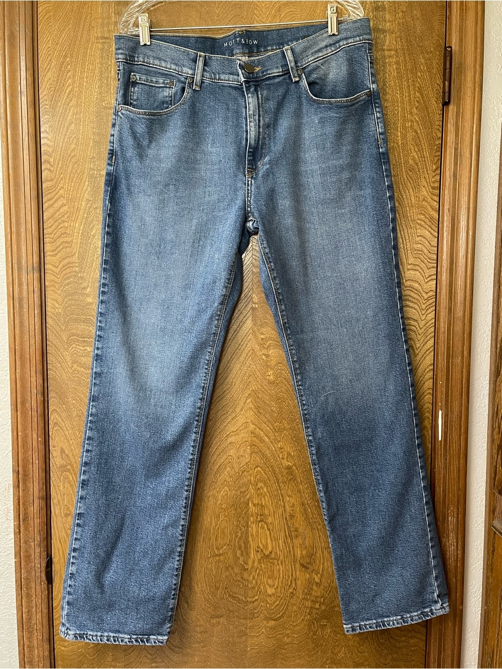 Mott & Bow Men’s Jeans 34x32 Medium Wash Straight Leg Denim